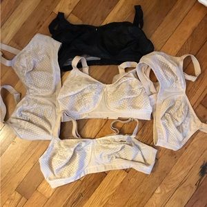 5 Wacoal Wireless Minimizer Bras
